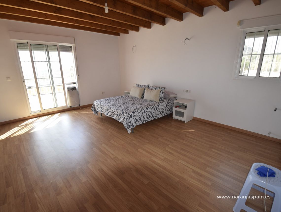 Sale - House - Crevillente - Alicante