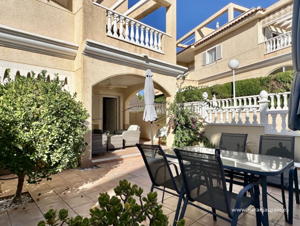 Apartamentai su sodu Zenia Mar