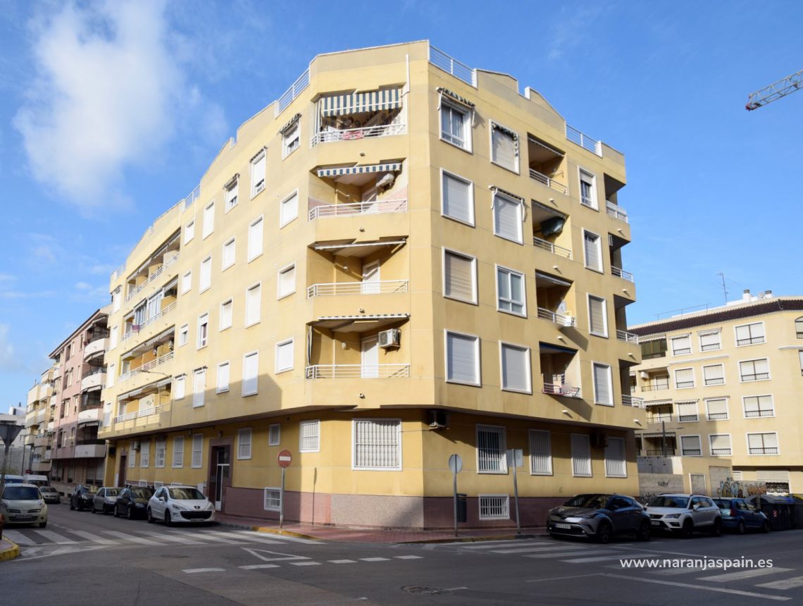 Apartment for sale - second hand - close to the beach - Mercadona area - Guardamar del Segura - Costa Blanca 