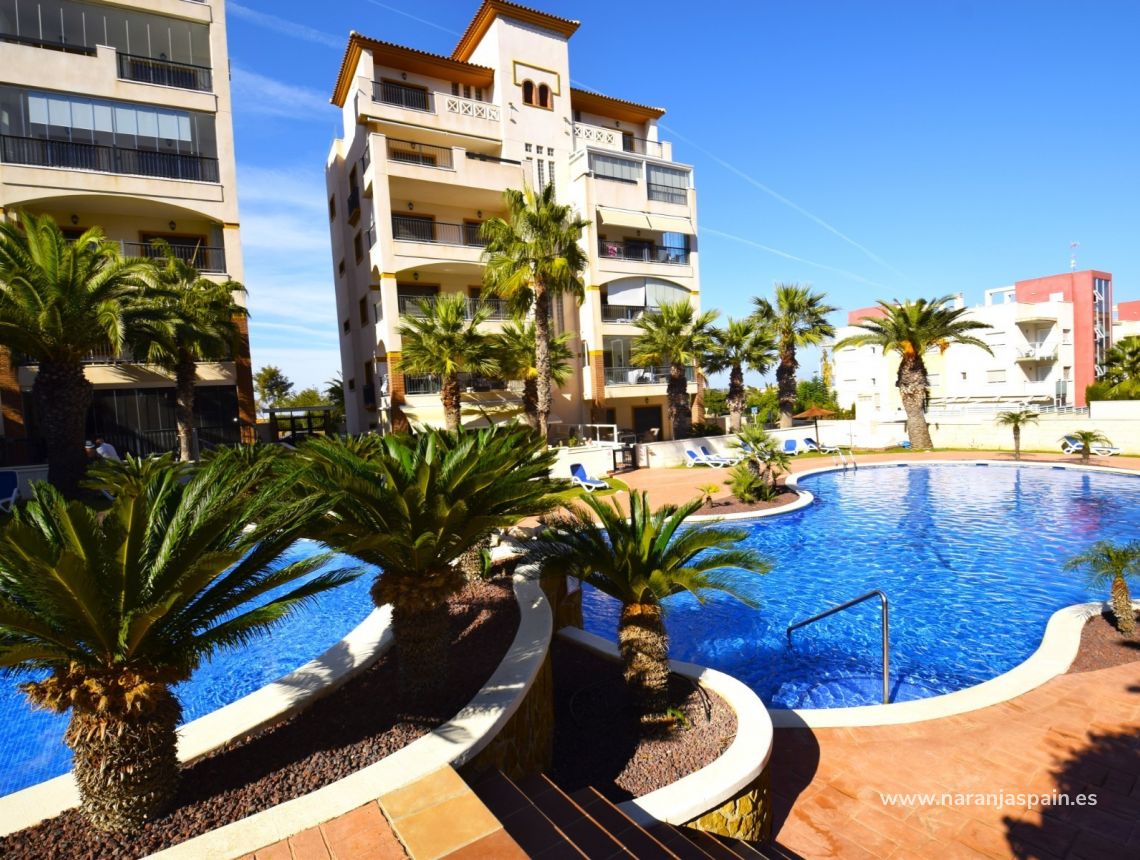 Apartment in a Prestigious Residential Complex in Guardamar