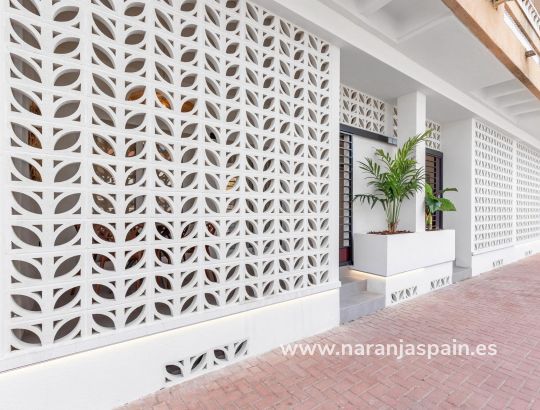 Lägenhet - New build - Torrevieja - Playa Los Naufragos