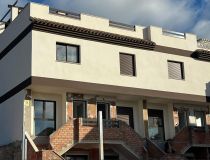 Nauja statyba - Town House - La Union - centro