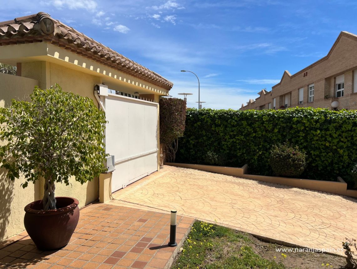Parduodama - Villa - San Juan Alicante