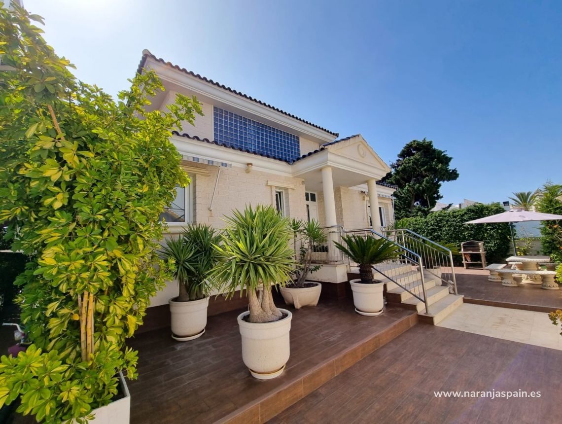 Parduodama - Villa - Torrevieja - La Mata