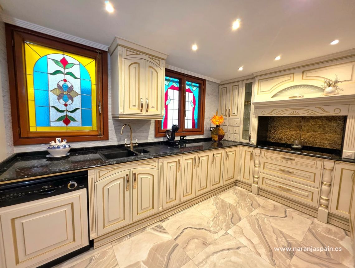 Sale - Апартаменты - Alicante - Centro