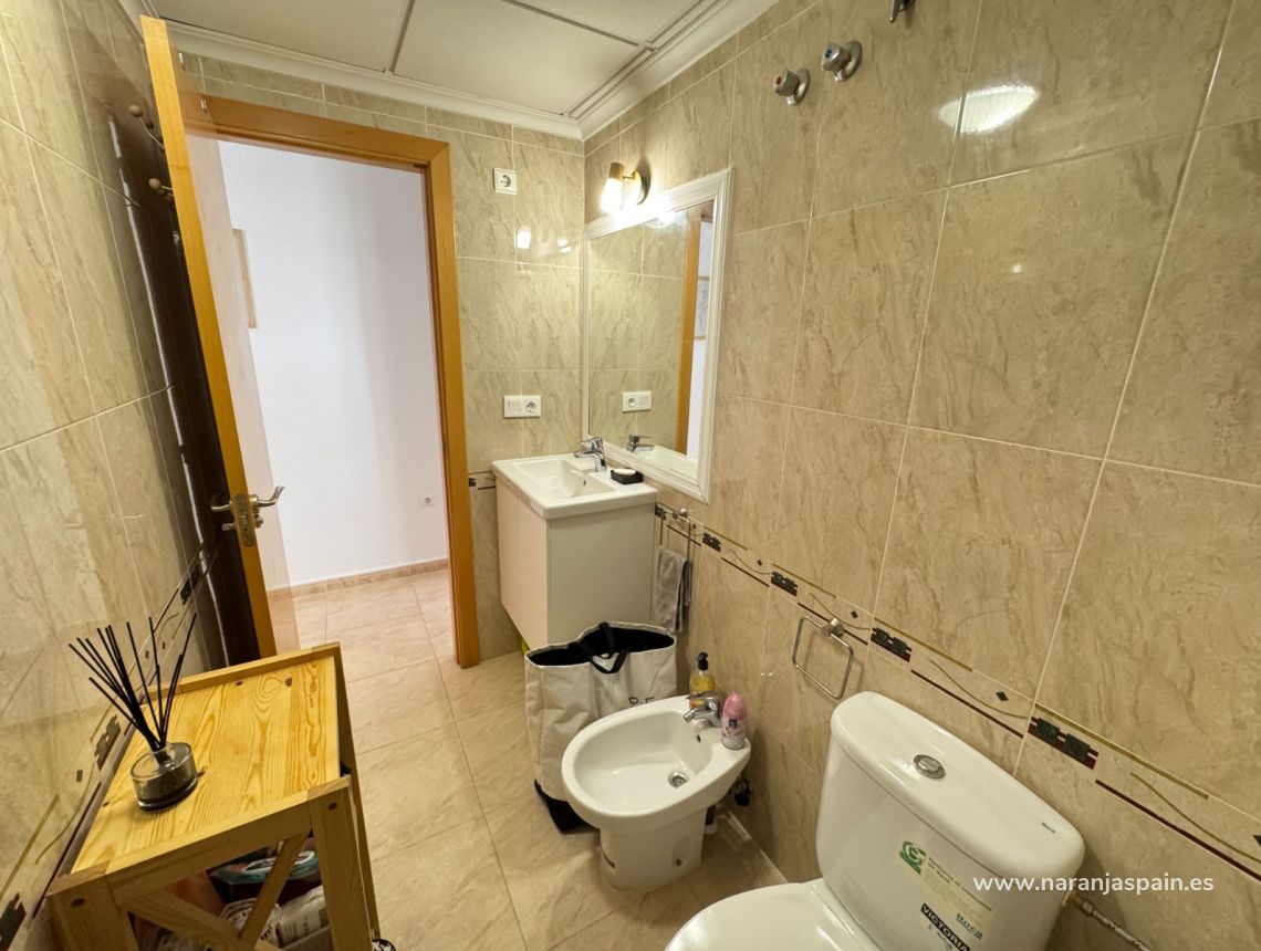 Sale - Апартаменты - Гвардамар дель Сегура - город