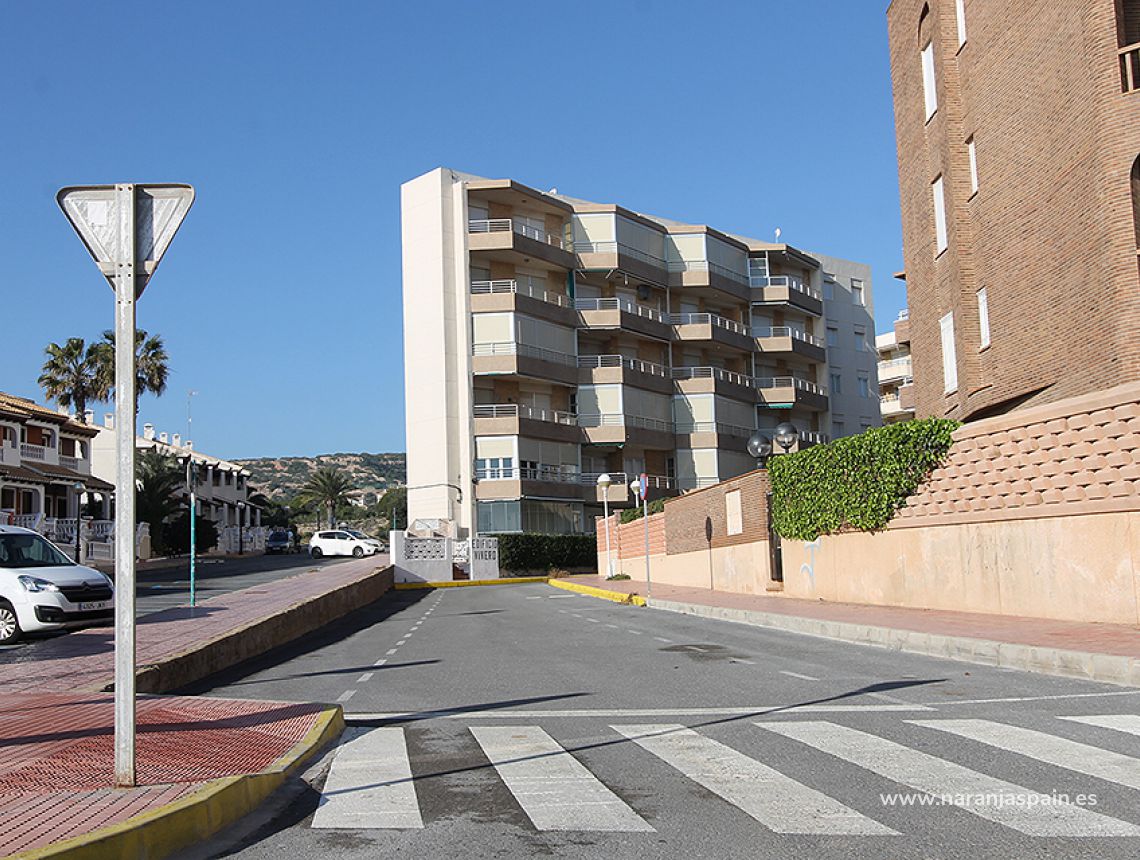 Sale - Апартаменты - Гвардамар дель Сегура - город