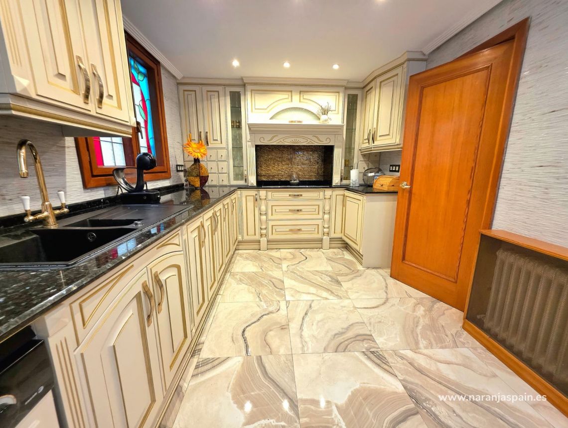 Sale - Apartment - Alicante - Centro