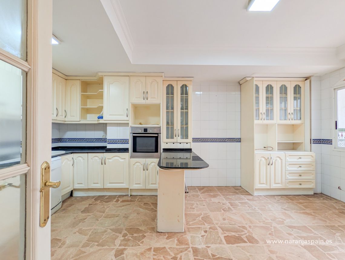 Sale - Apartment - Torrevieja - Center