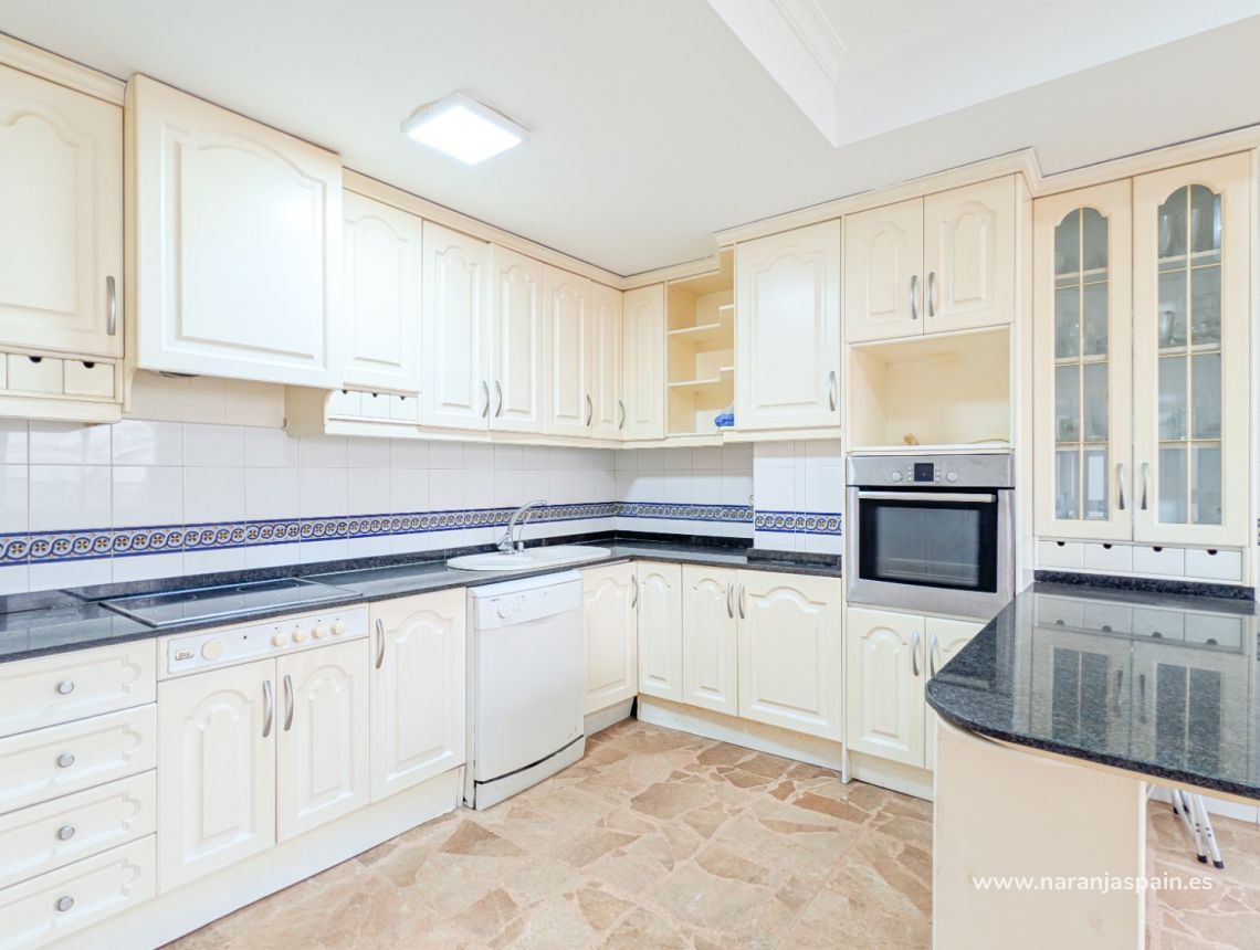 Sale - Apartment - Torrevieja - Center