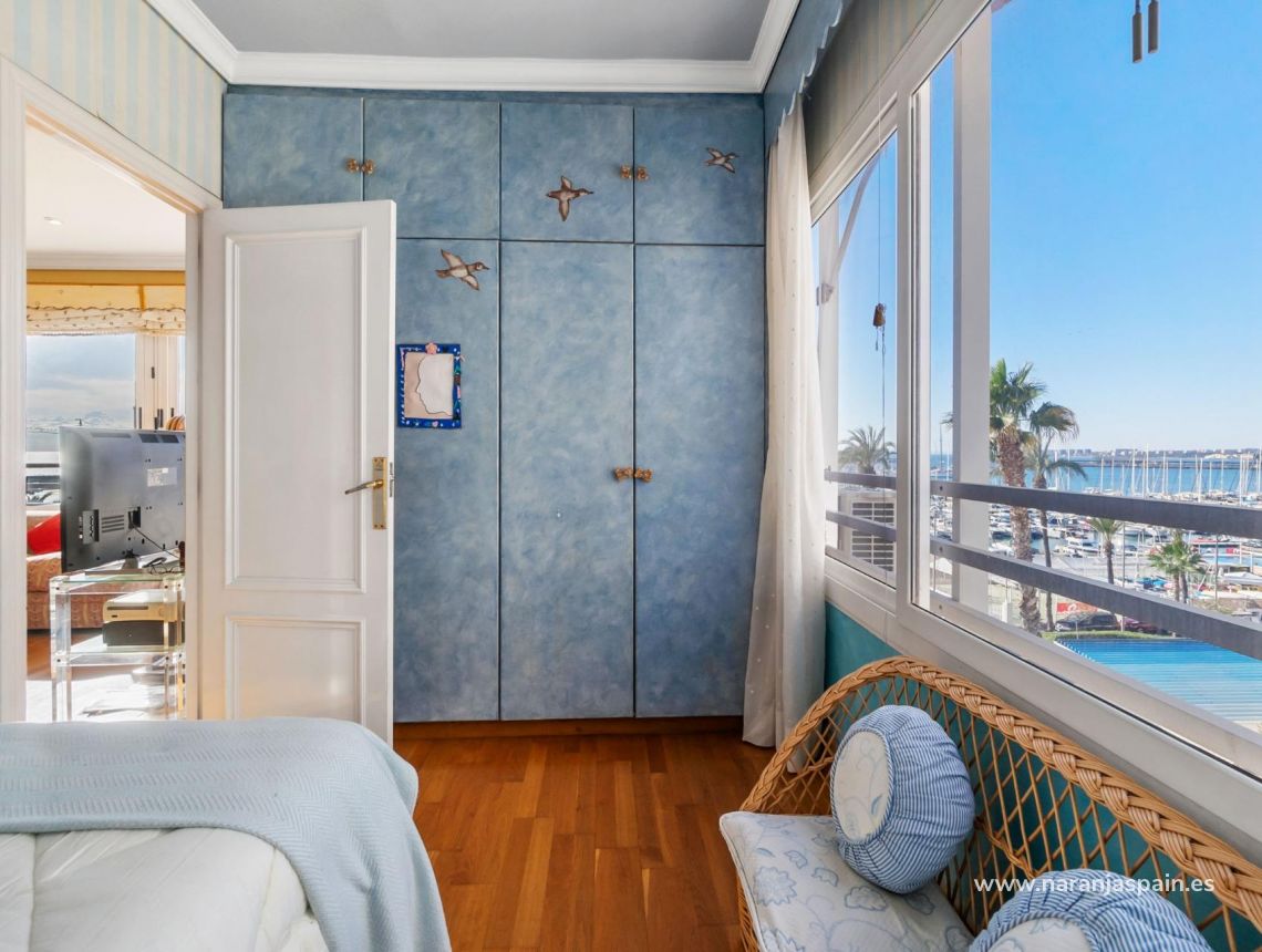 Sale - Apartment - Torrevieja - Centro - Muelle Pesquero