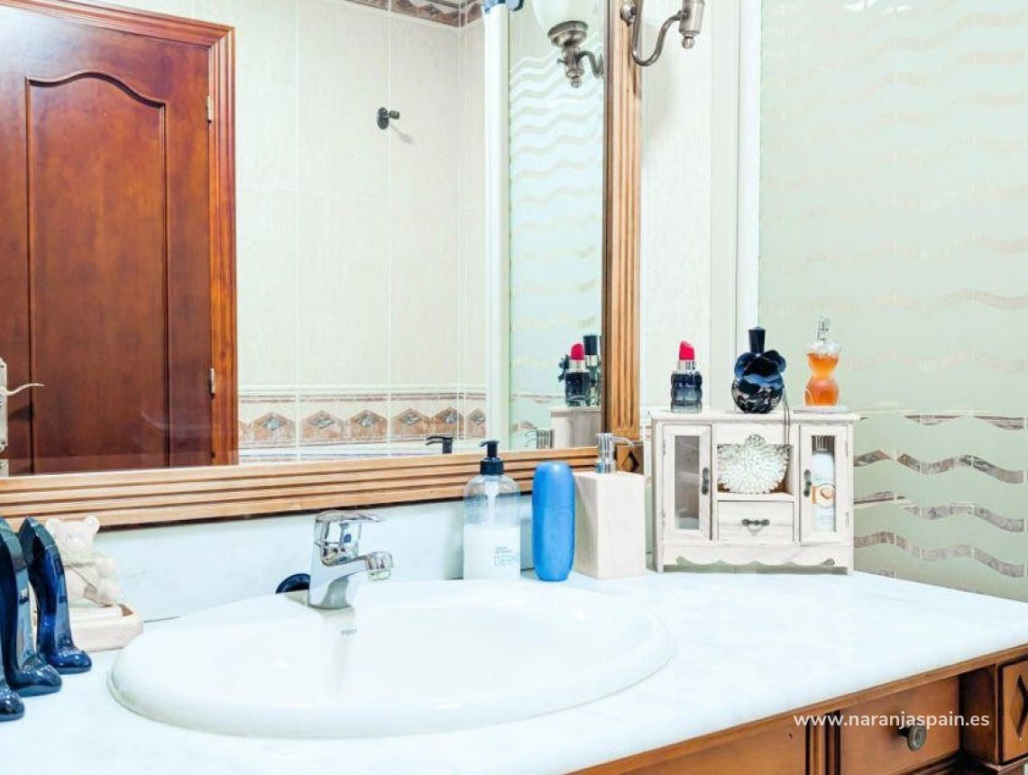 Sale - Apartment - Torrevieja - Centro