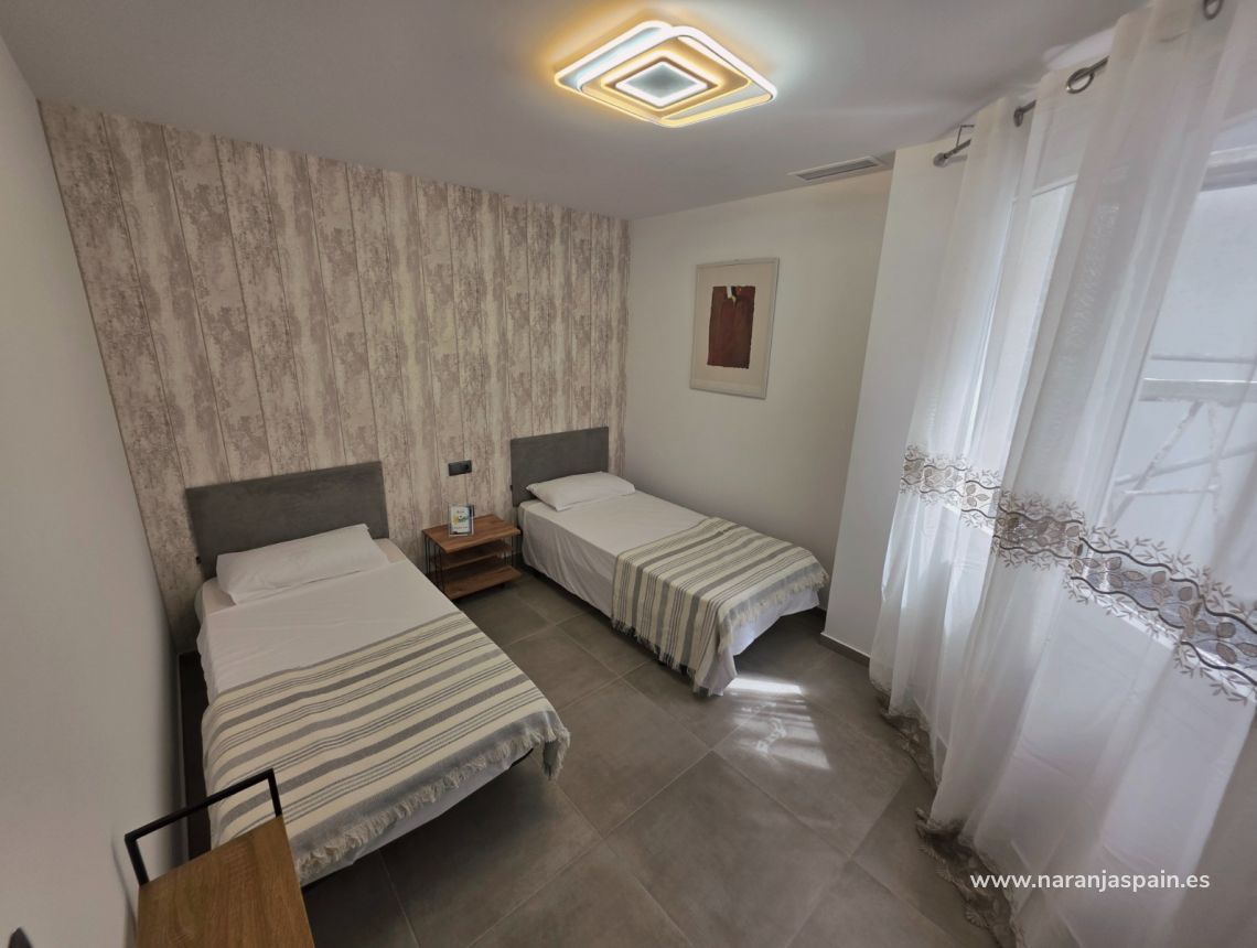 Sale - Apartment - Torrevieja - Puerto