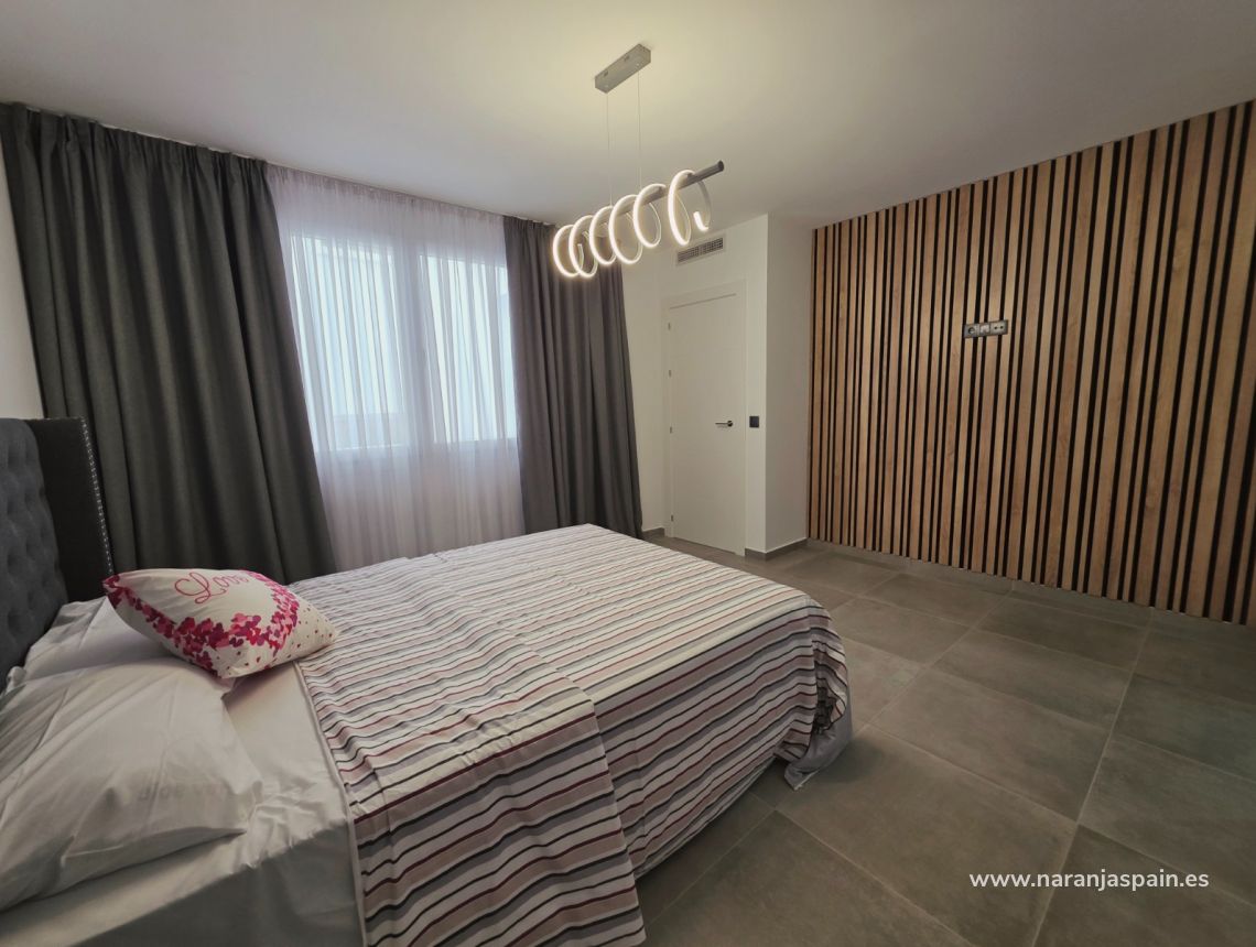 Sale - Apartment - Torrevieja - Puerto