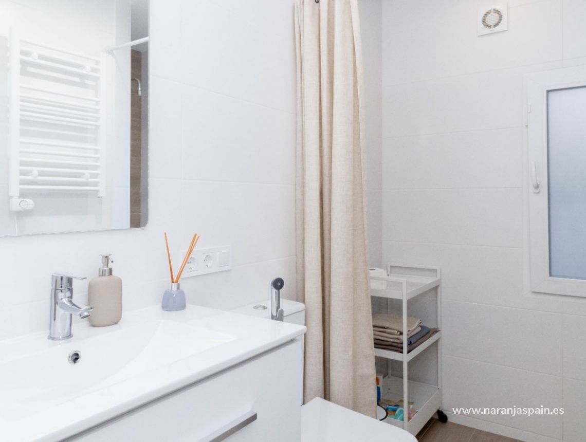 Sale - Bungalow - Orihuela Costa - La Zenia