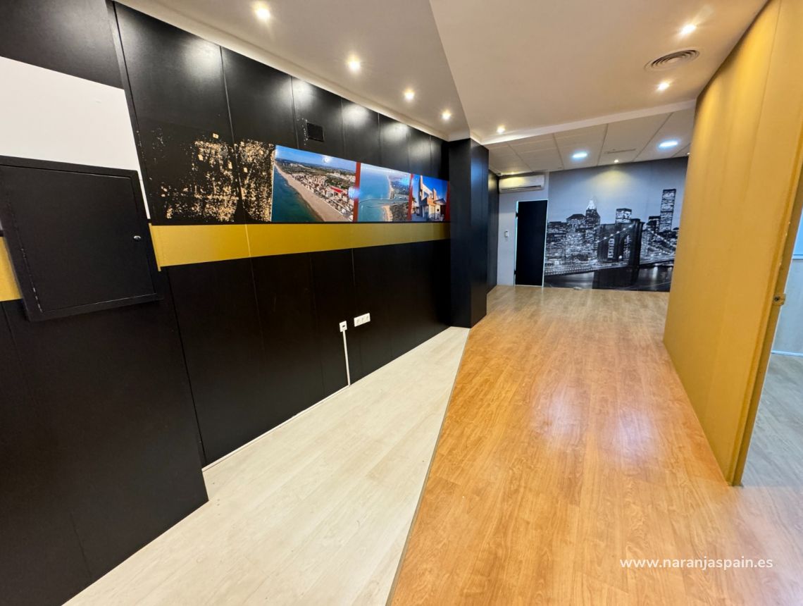 Sale - Помещение - Гвардамар дель Сегура - CENTRO