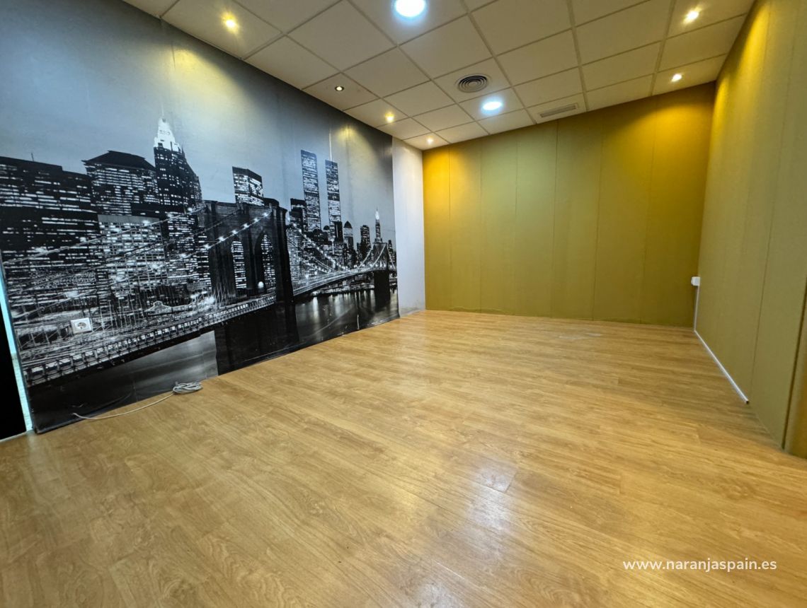 Sale - Помещение - Гвардамар дель Сегура - CENTRO