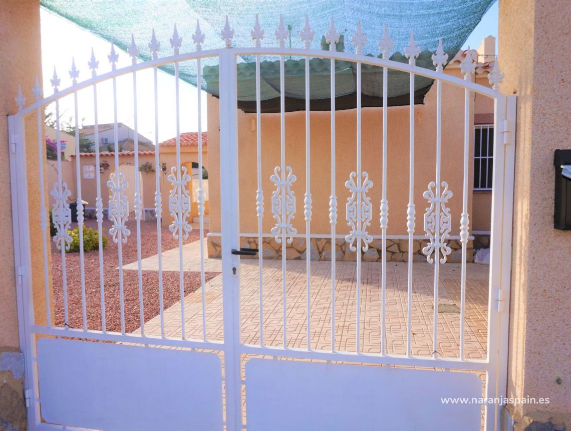 Sale - Semi-detached house - Torrevieja - El Chaparal