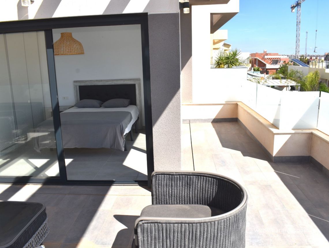 Sale - Vila - Los Montesinos