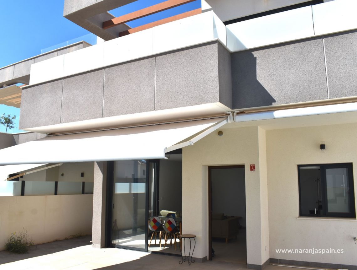 Sale - Vila - Los Montesinos