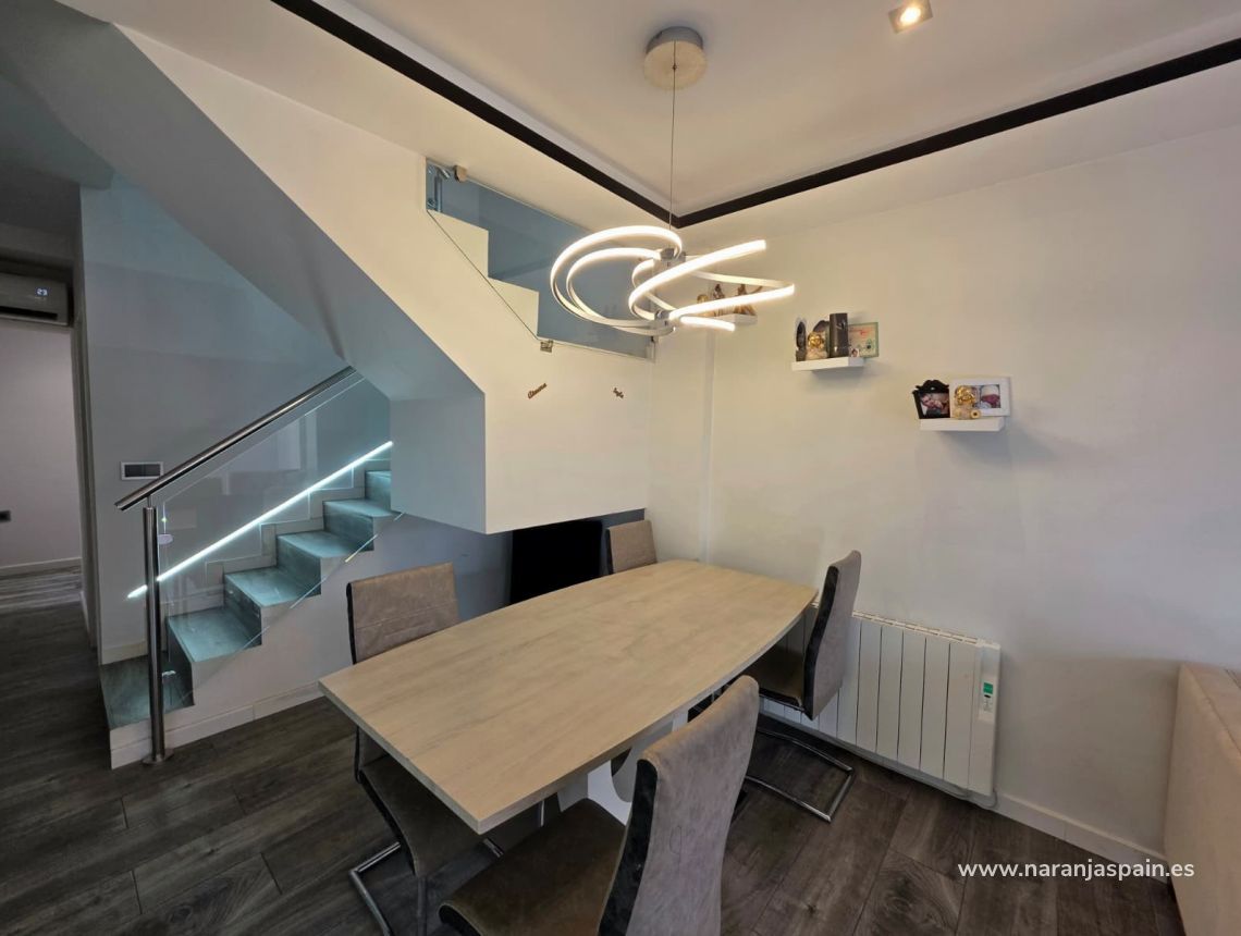 Sale - Vila - Torrevieja - Sector 25