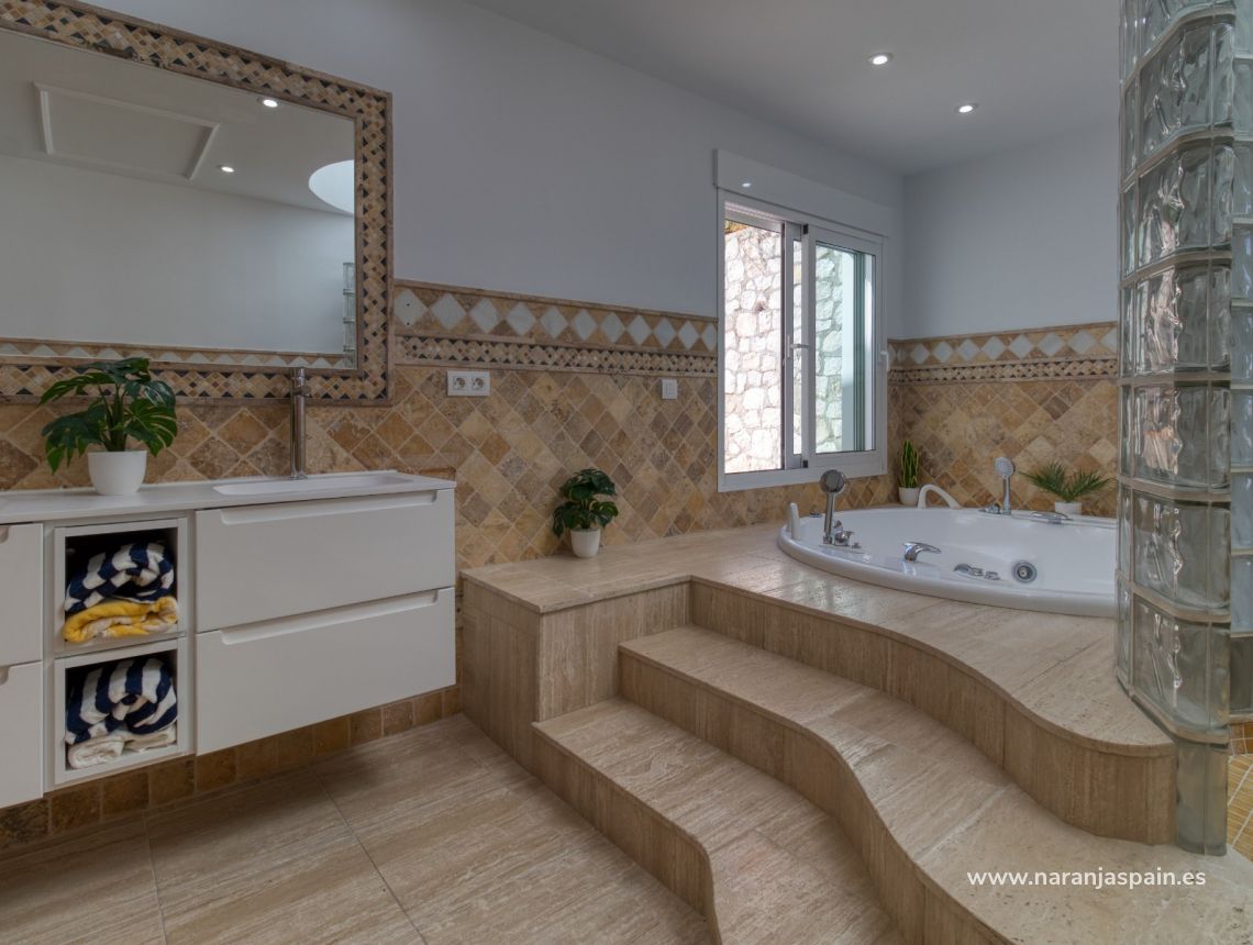 Sale - Villa - Málaga - Estepona