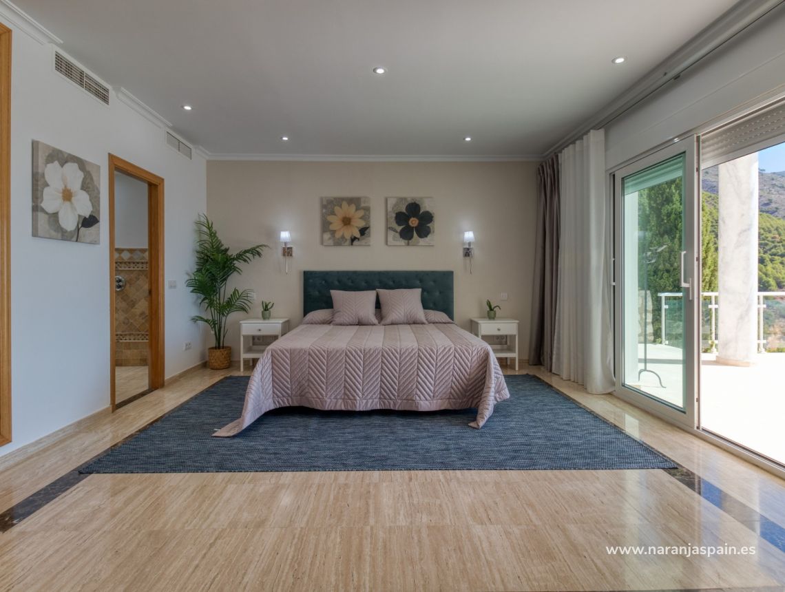 Sale - Villa - Málaga - Estepona