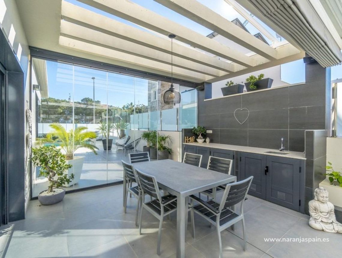 Sale - Villa - Orihuela Coast - Campoamor