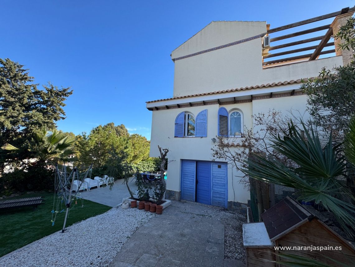 Sale - Villa - Orihuela Coast - La Zenia