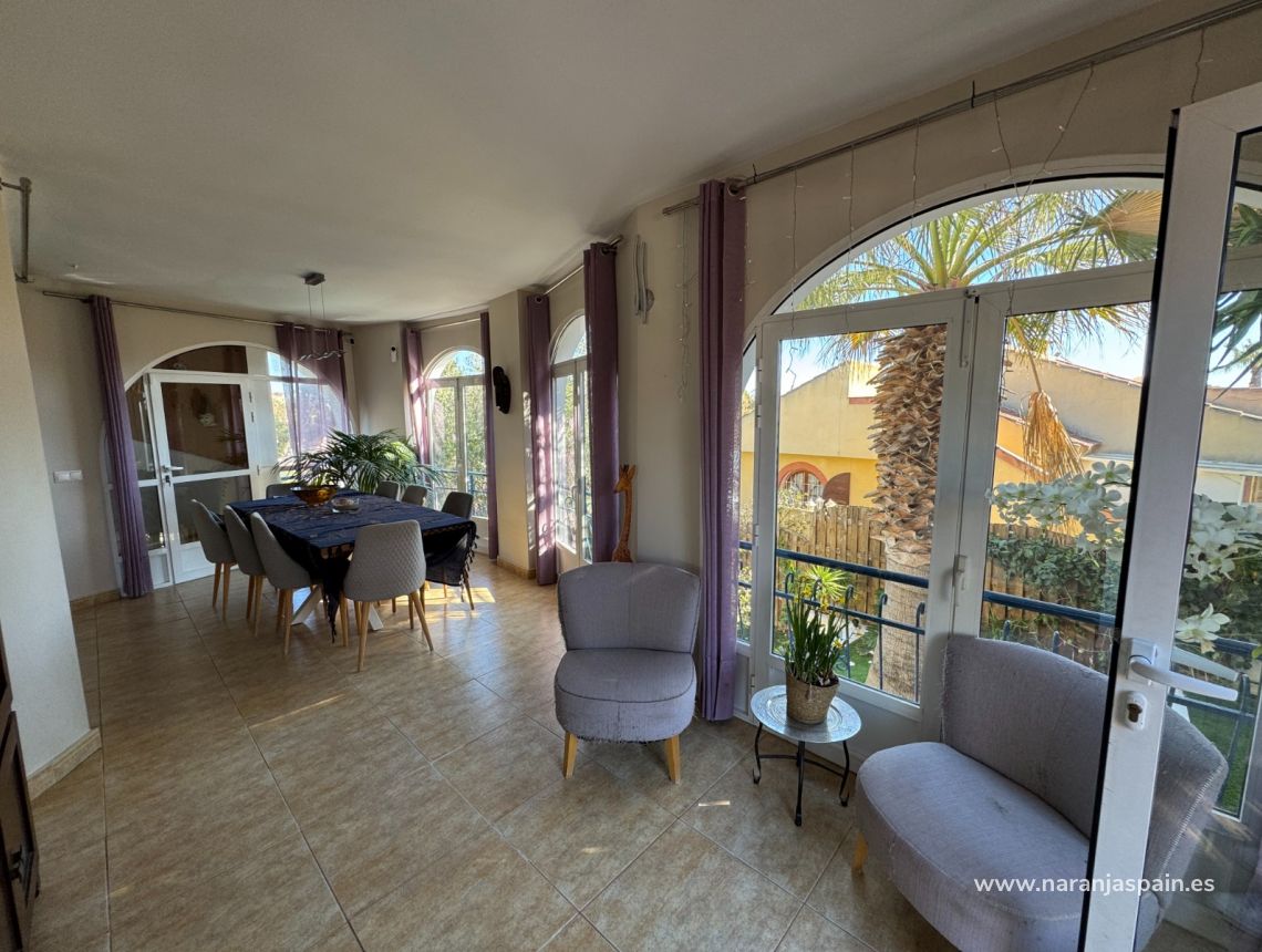 Sale - Villa - Orihuela Coast - La Zenia