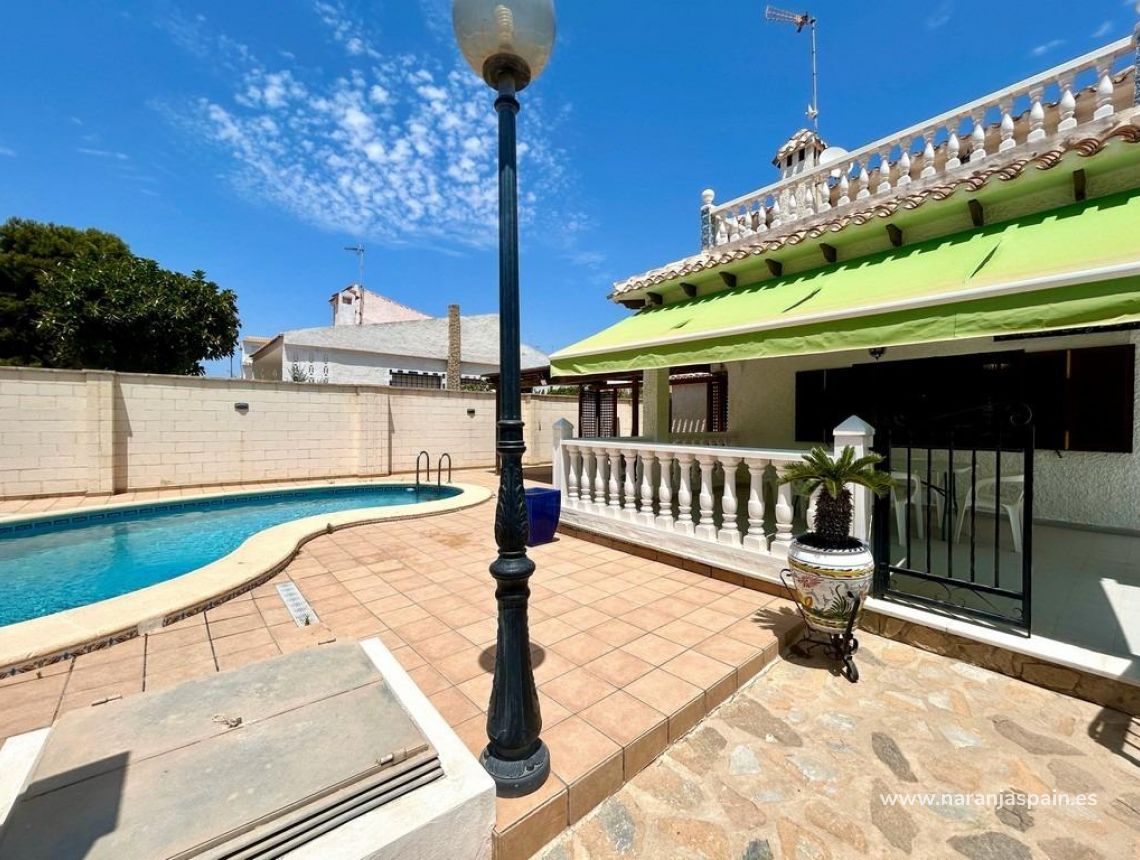 Sale - Villa - Orihuela Coast - La Zenia