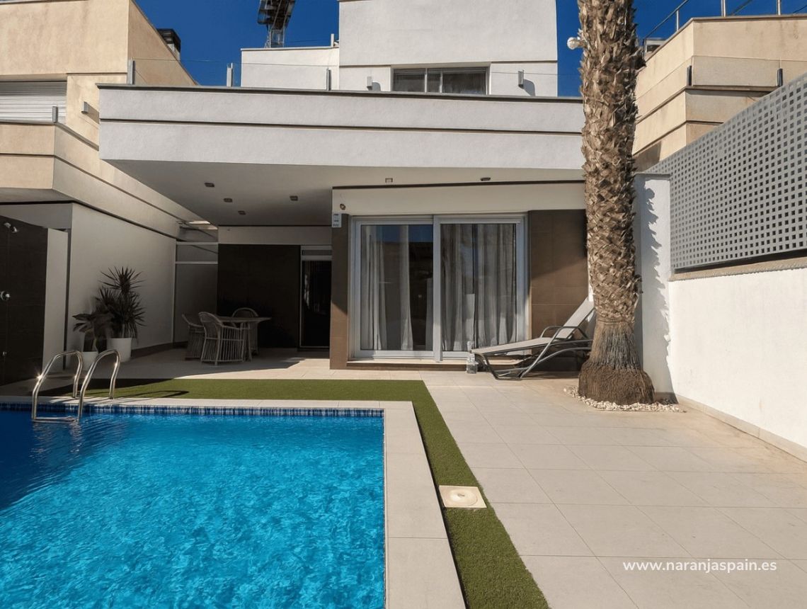 Sale - Villa - Orihuela Costa - Lomas de Cabo Roig