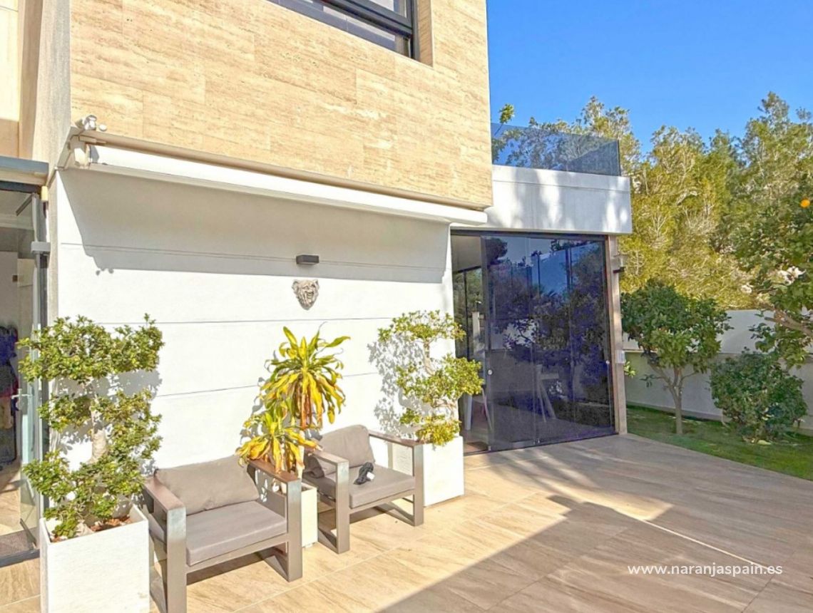 Sale - Villa - Orihuela Costa - Villamartín