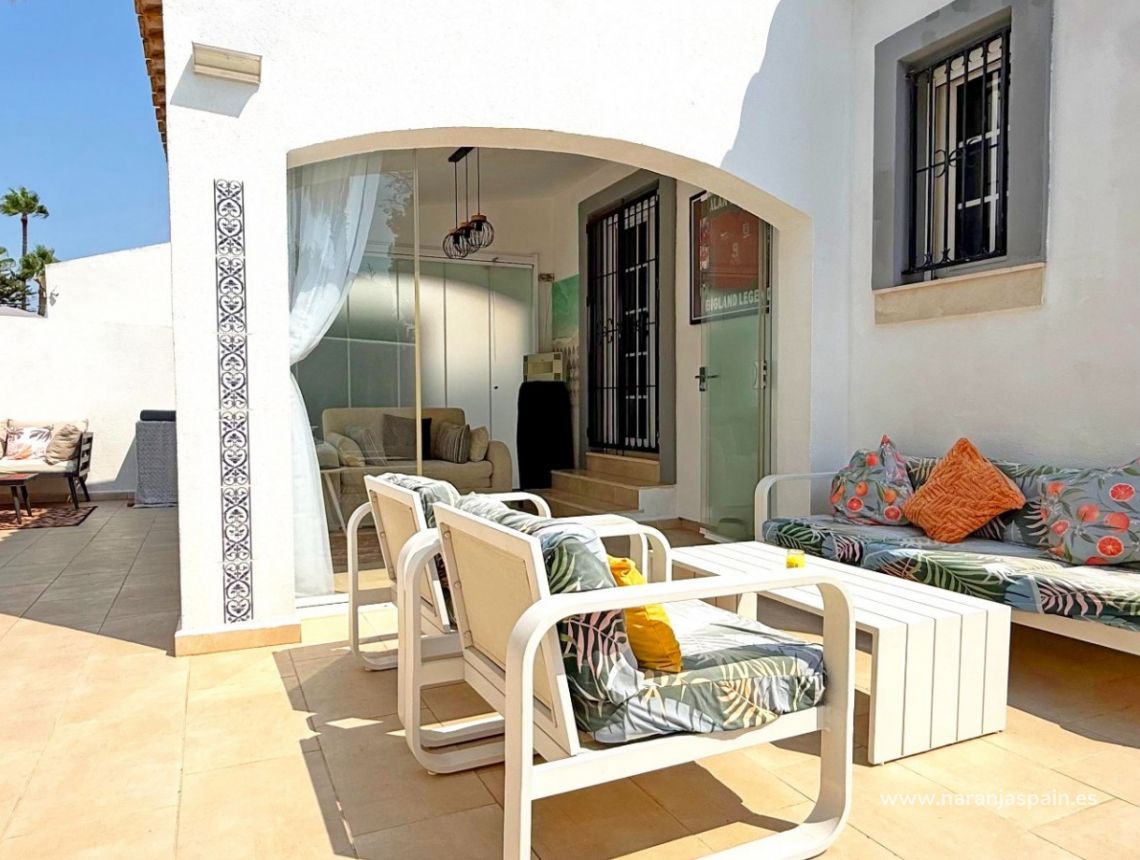 Sale - Villa - Orihuela Costa - Villamartín