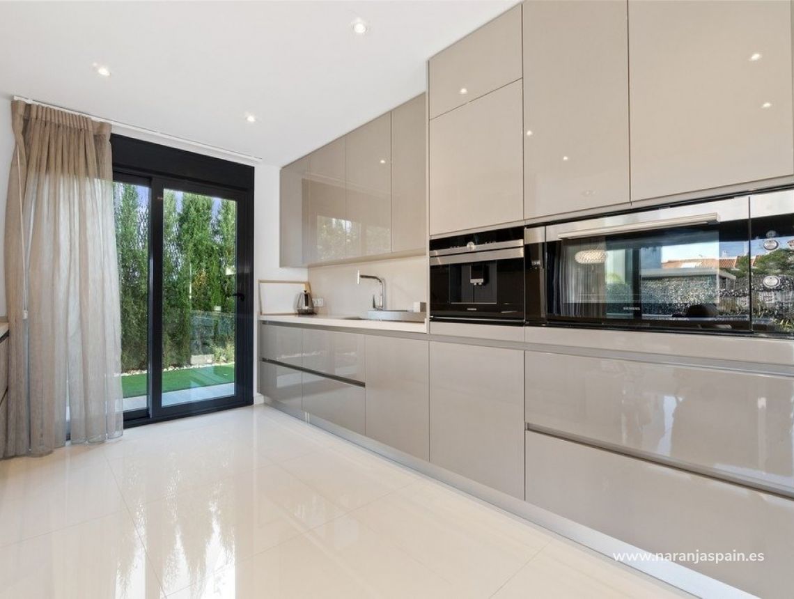 Sale - Villa - Orihuela Kusten - Agua Marina