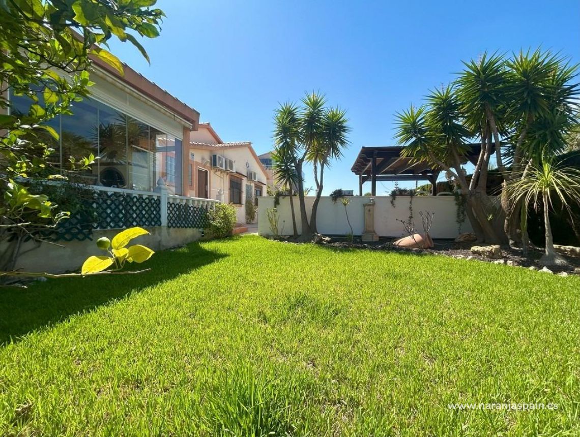 Sale - Villa - Orihuela Kusten - Cabo Roig