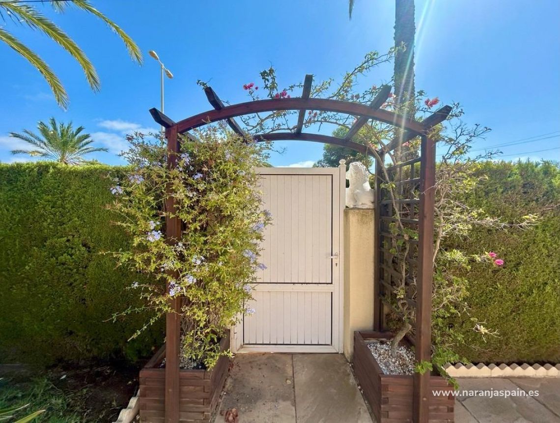 Sale - Villa - Orihuela Kusten - Cabo Roig