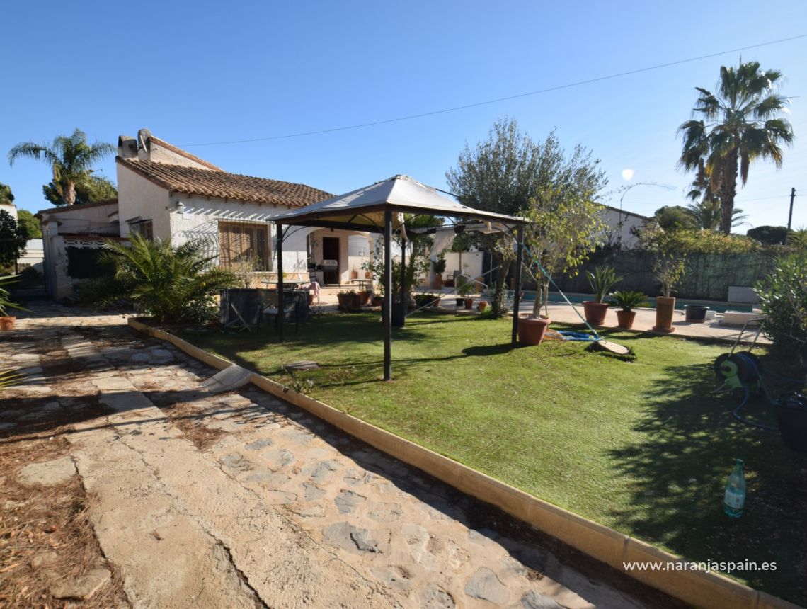 Sale - Villa - Orihuela Kusten - Punta Prima