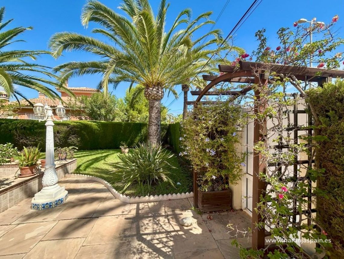 Sale - Villa - Ориуэла Коста  - Cabo Roig