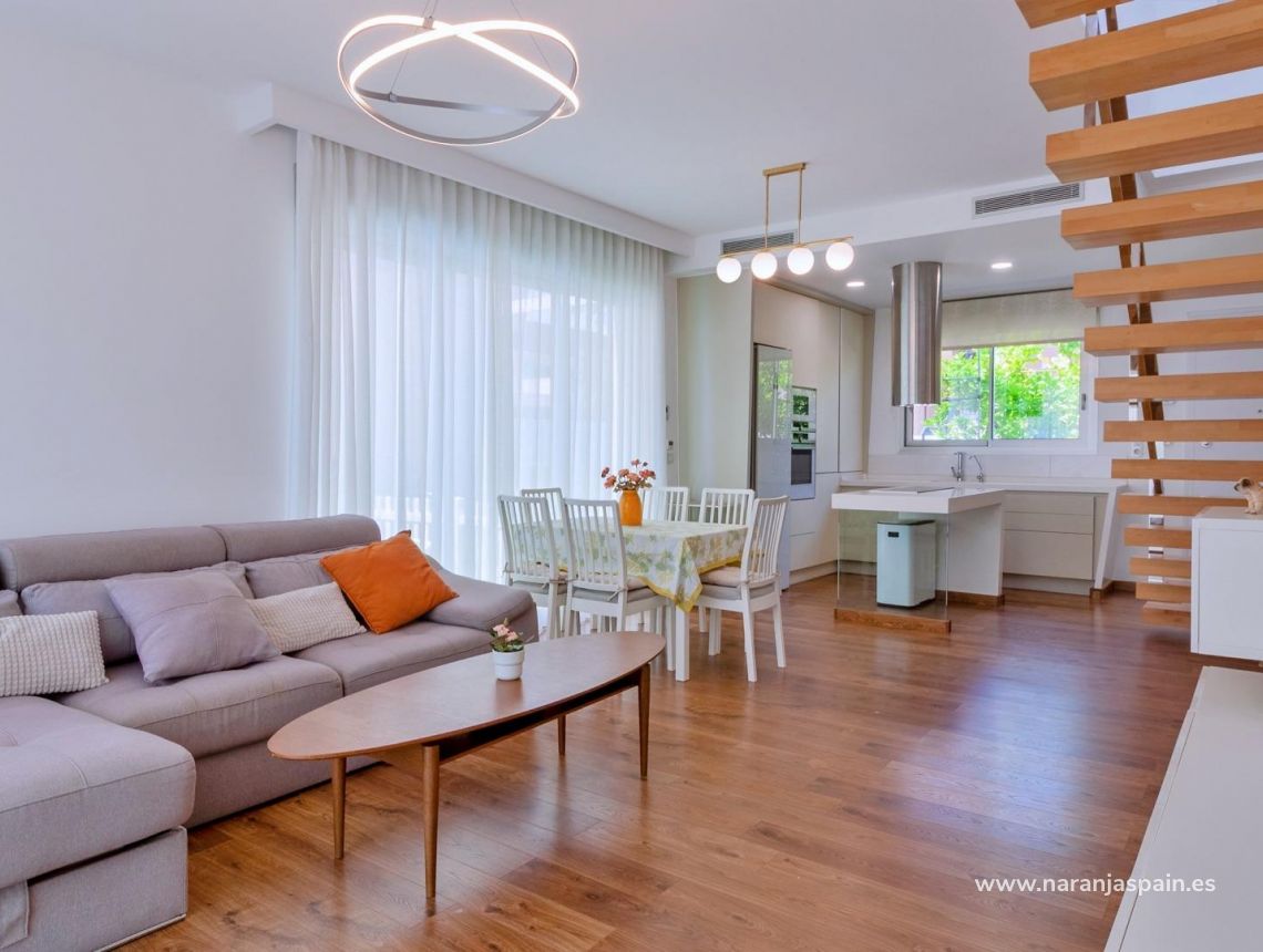 Sale - Villa - Pilar de la Horadada - Pueblo Latino