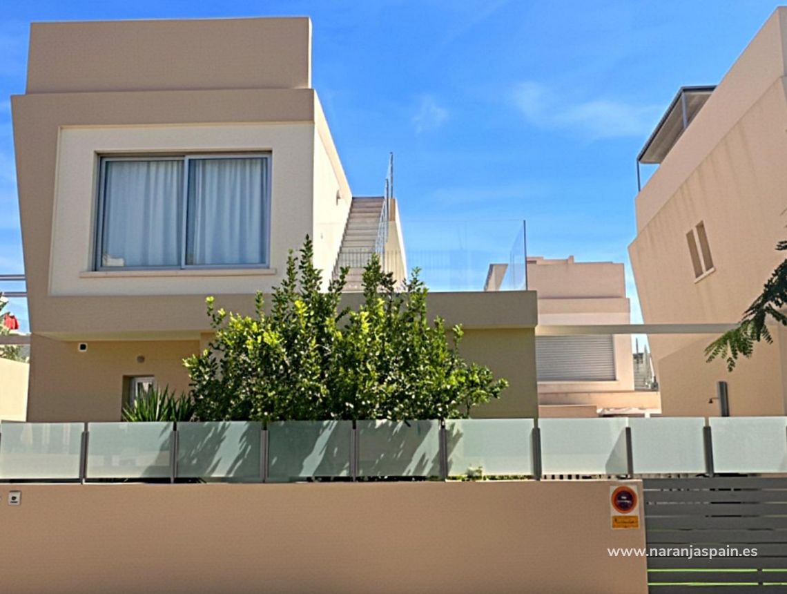 Sale - Villa - Pilar de la Horadada - Pueblo Latino