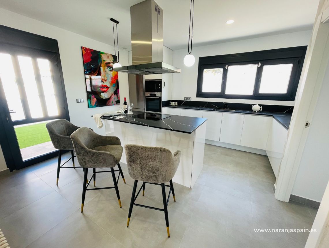 Sale - Villa - Торевьеха - Aguas nuevas 1