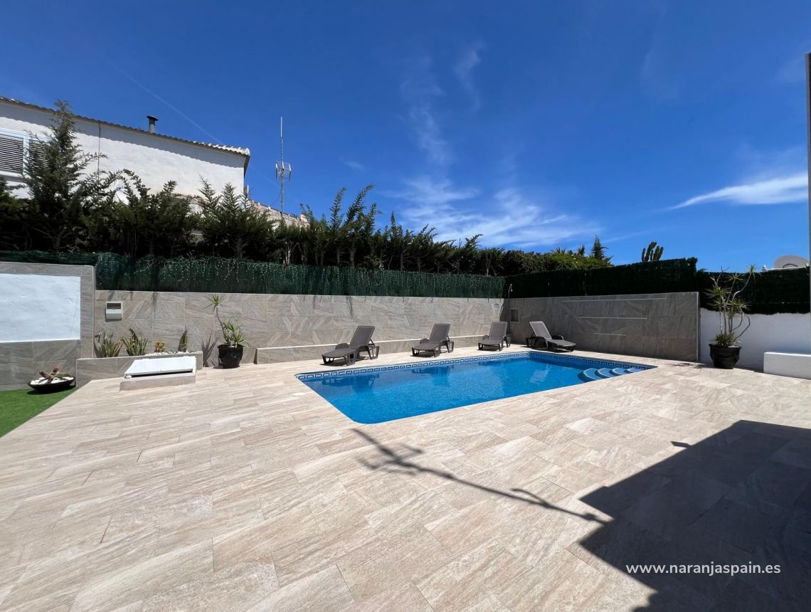 Sale - Villa - Torrevieja - Los balcones