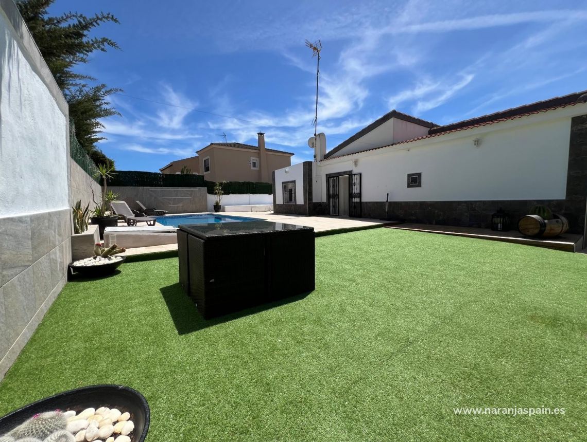 Sale - Villa - Torrevieja - Los balcones