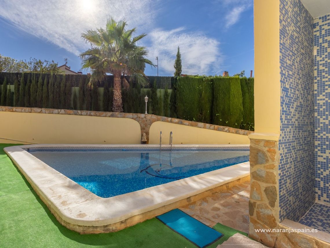 Sale - Villa - Torrevieja