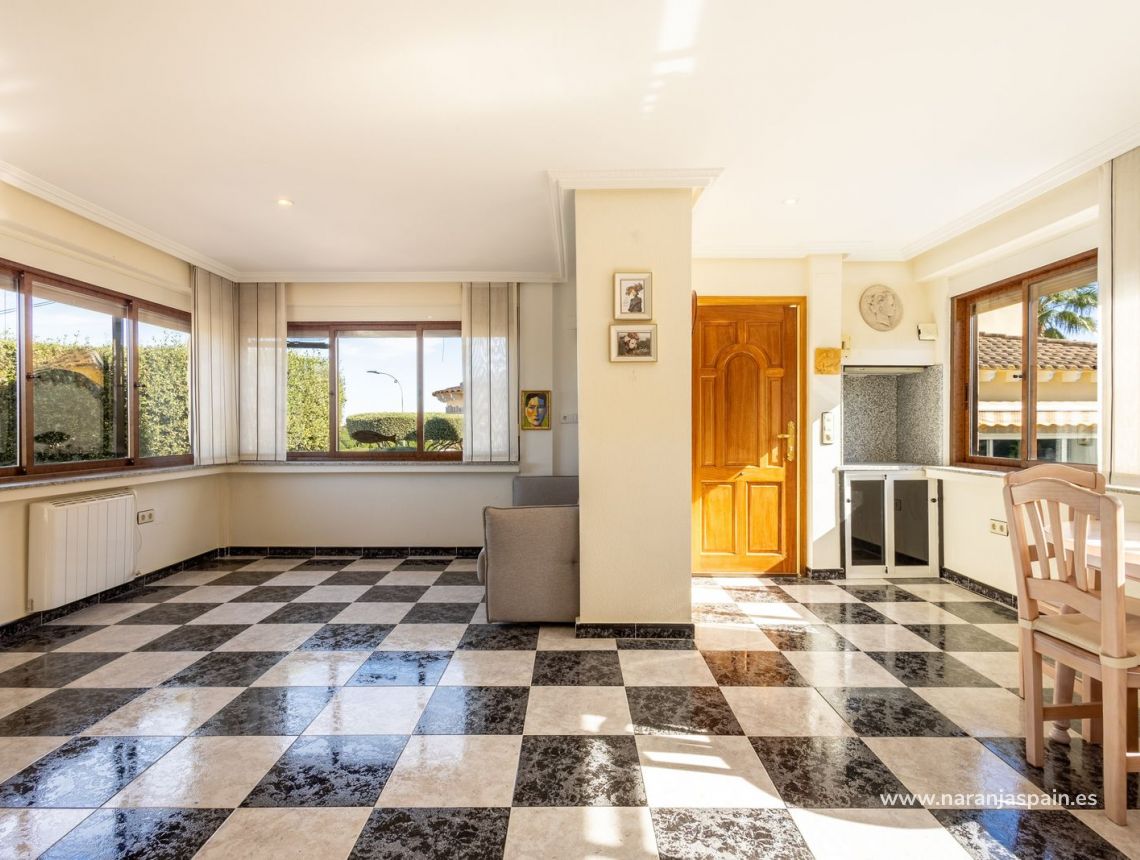 Sale - Villa - Torrevieja