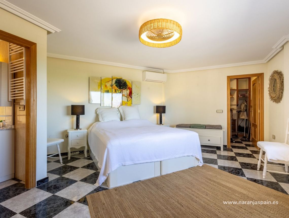 Sale - Villa - Torrevieja