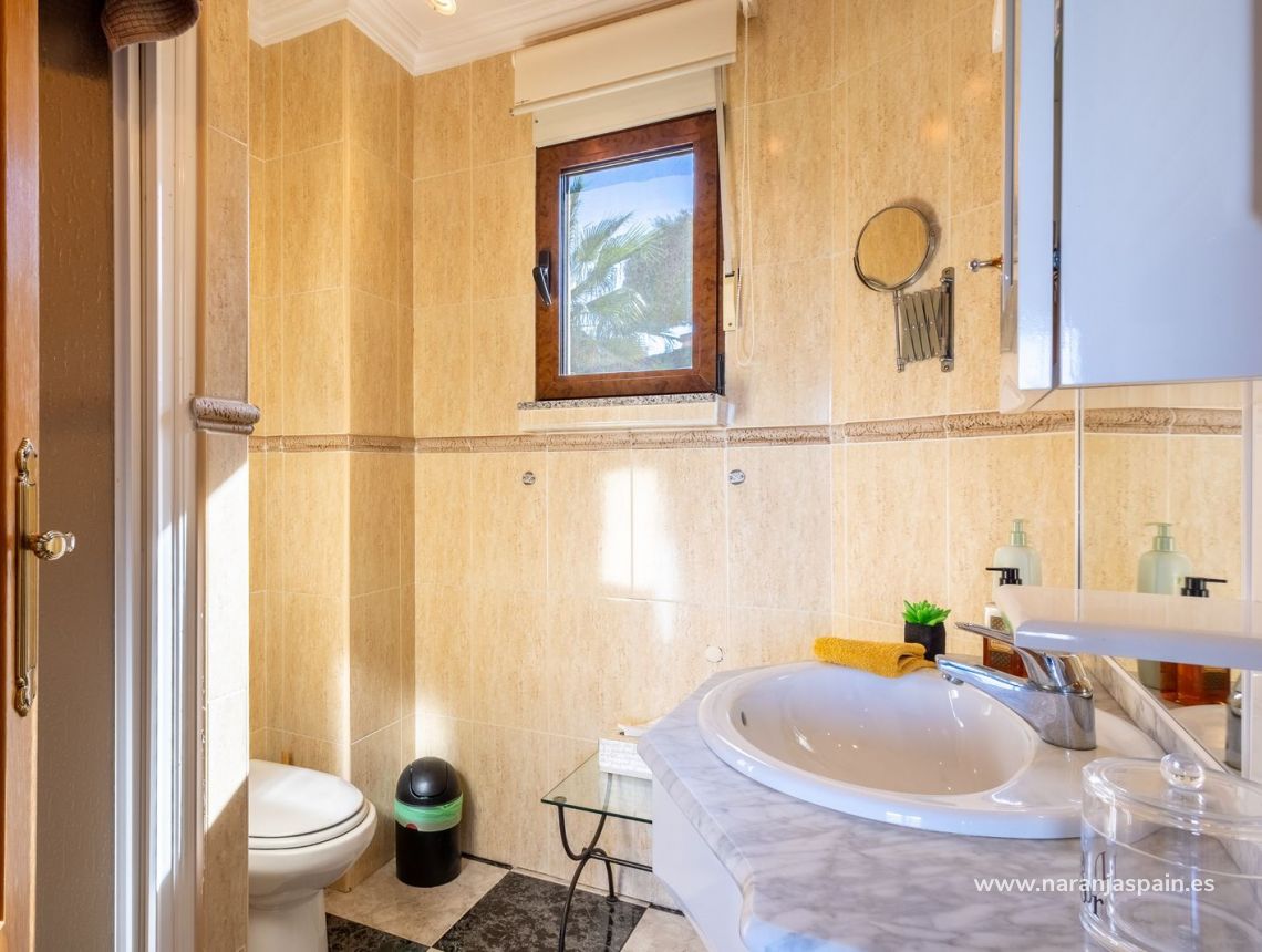 Sale - Villa - Torrevieja