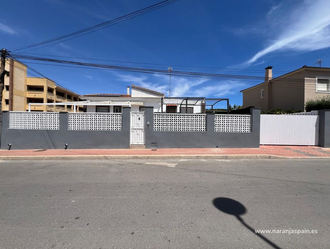 Segunda Mano - Chalet - Torrevieja - Los balcones