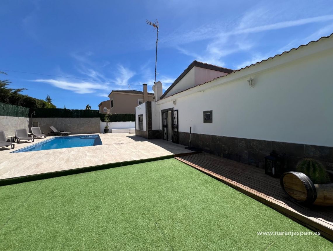 Segunda Mano - Chalet - Torrevieja - Los balcones